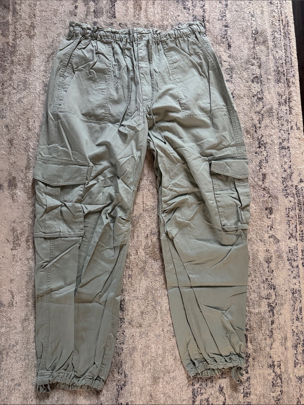 Abercrombie and Fitch Women’s Olive Cargo Pants with Elastic Tie Waist
